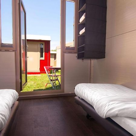 Pop-Up Hotel Songfestival Klaaswaal Exterior photo